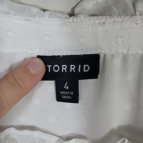 Torrid Swiss Dot Sheer Ruffled Blouse Size 4 4X White Cottage Flowy Delicate - Picture 5 of 13
